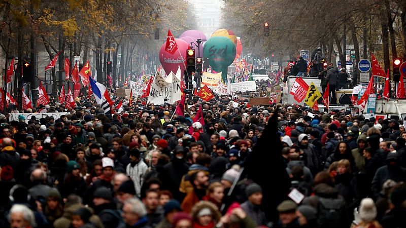 14 horas - La huelga en Francia desborda todas las previsiones - Escuchar ahora