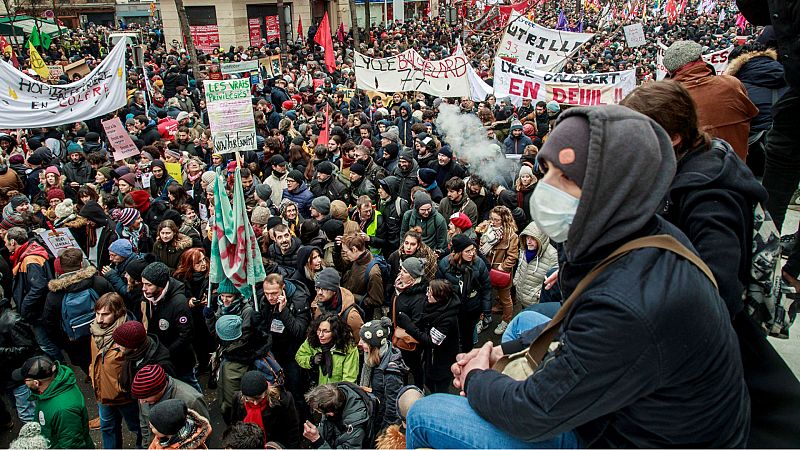  Boletines RNE - Huelga General en Francia en protesta por la reforma de las pensiones  - Escuchar ahora 