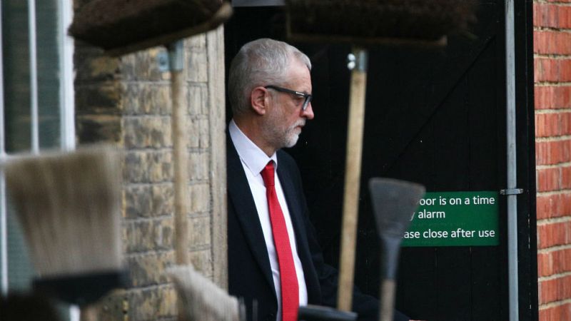 Cinco continentes - El fin del aspirante Corbyn - Escuchar ahora