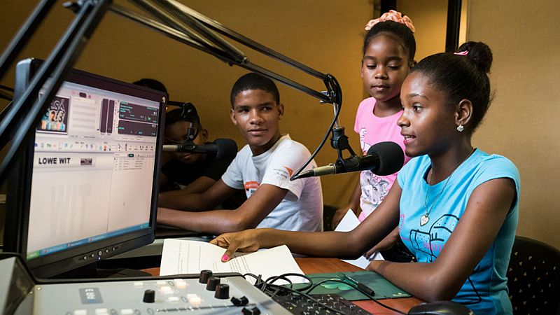 Boletines RNE -  Día Internacional de la Radio y la Televisión a favor de la Infancia - Escuchar ahora