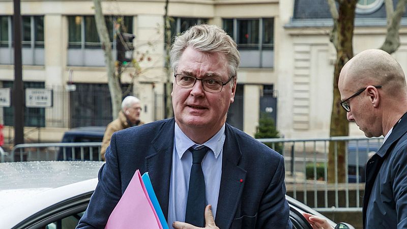  14 horas - Dimite el artífice de la reforma de las pensiones en Francia mientras siguen las protestas - Escuchar ahora