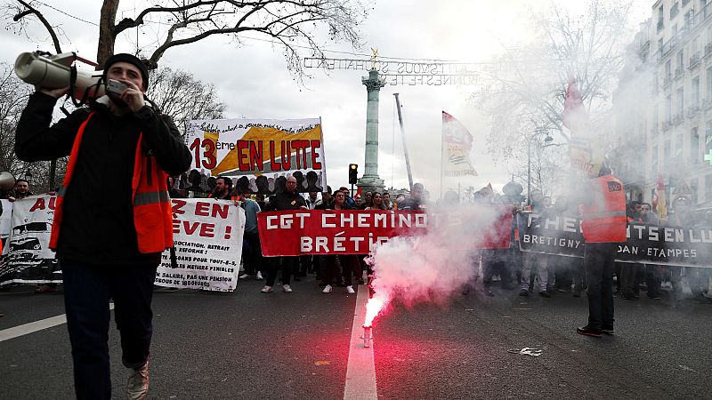 14 horas - Huelga multitudinaria con cortes de luz en Francia - Escuchar ahora