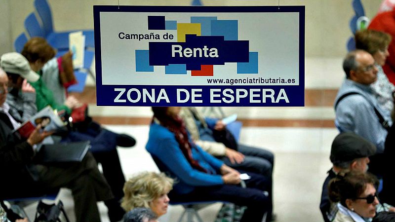 14 horas -  La mitad de los españoles cree que paga demasiados impuestos - Escuchar ahora