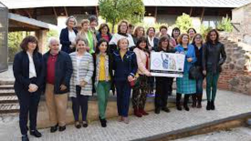 Reportajes Emisoras - Talavera - Pintoras de grecas y flores - 20/12/19 - Escuchar ahora