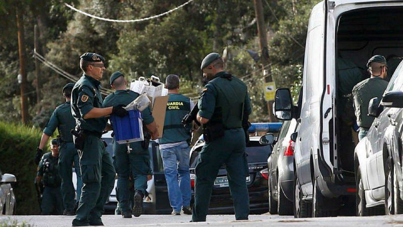 Boletines RNE - Tres de los siete CDR en prisión preventiva, en libertad bajo fianza - Escuchar ahora