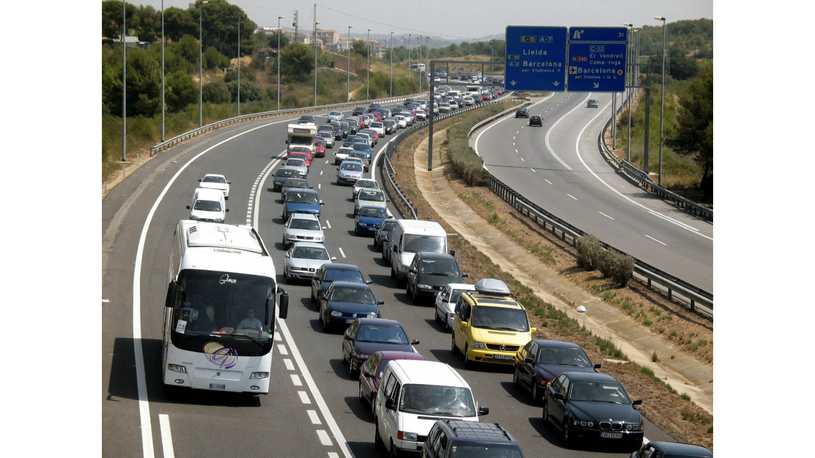  Todo noticias mañana - RACE: "En estos días es fundamental revisar los neumáticos y la visibilidad" - Escuchar ahora