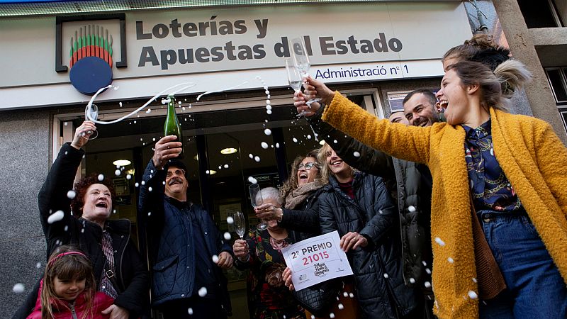 14 horas fin de semana - La cantidad libre de impuestos de la Lotería  de Navidad aumenta hasta los 20.000¿  - Escuchar ahora