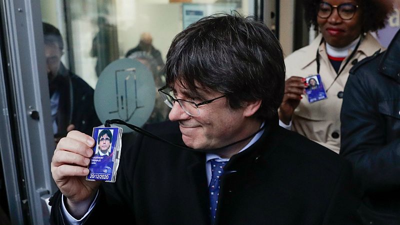 14 horas - Puigdemont pide a Llarena que anule la euroorden y se aparte del caso por no ser imparcial - Escuchar ahora