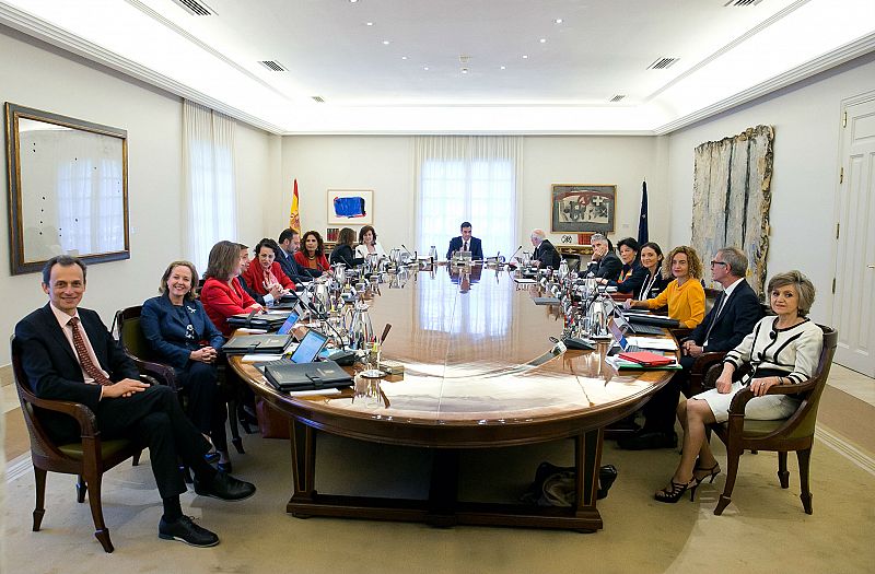 Las mañanas de RNE con Íñigo Alfonso - Complicada última reunión del año del Consejo de Ministros - Escuchar ahora