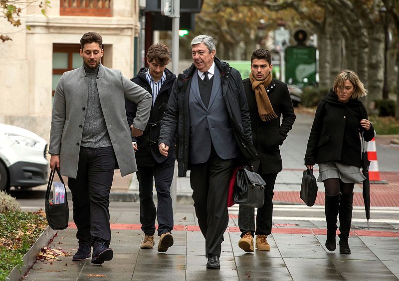  Boletines RNE - La Fiscalía investiga si existe delito en la difusión de audios de la víctima de la Arandina - Escuchar ahora