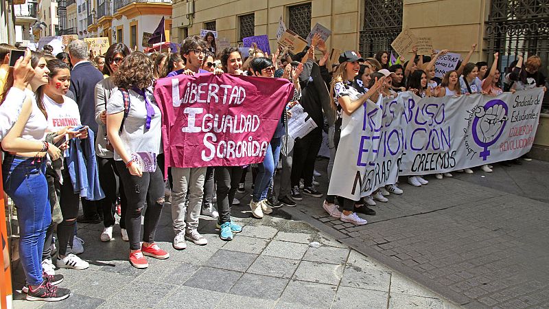  24 horas - Se cierra el año con retos pendientes en materia de violencia de género - Escuchar ahora 