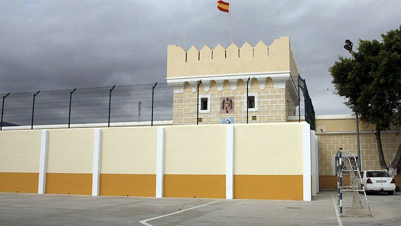  Boletines RNE - El gobierno de Melilla denuncia la precariedad del centro de menores y no renovará el contrato - Escuchar ahora