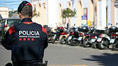 Boletines RNE - Detenido un hombre acusado de matar a su mujer y a su hija en Esplugues