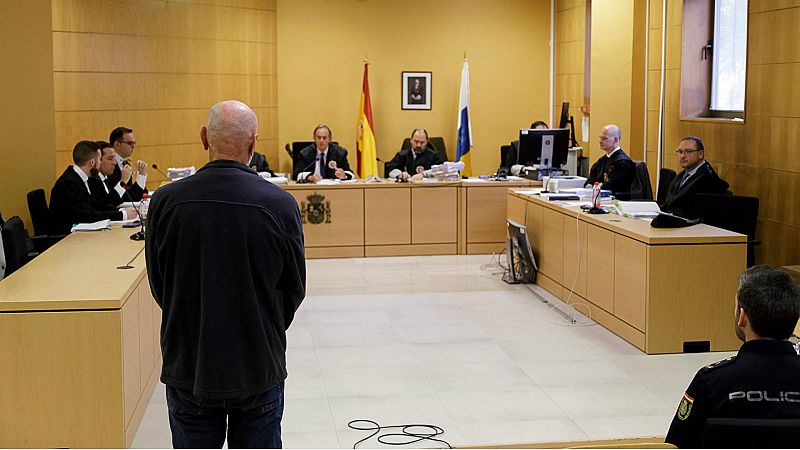  Boletines RNE - El Supremo confirma la condena de 15 años al exseleccionador Miguel Ángel Millán por abusos a menores - Escuchar ahora