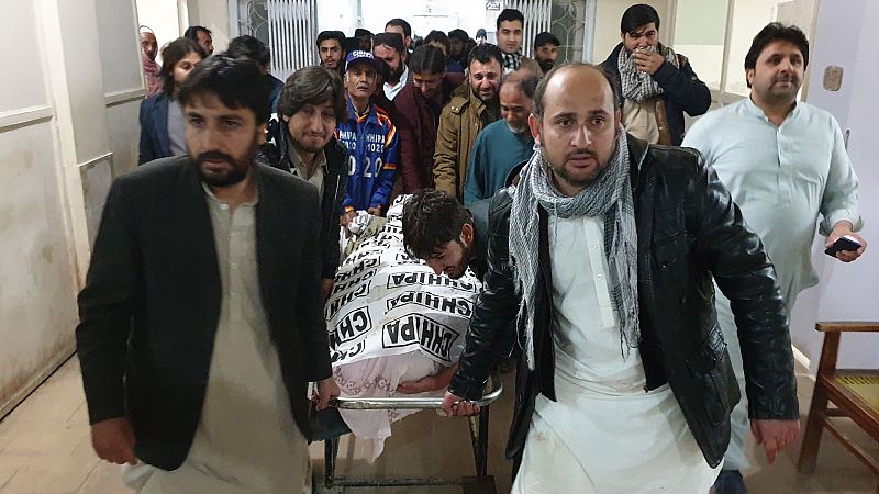 Boletines RNE - Una explosión en una mezquita deja al menos 13 fallecidos en Pakistán - Escuchar ahora