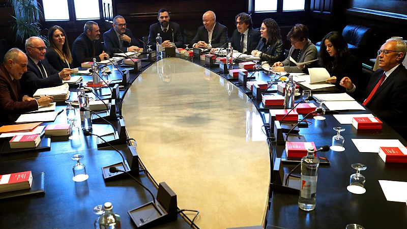 Boletines RNE - La mesa del Parlament aprueba los presupuestos - Escuchar ahora