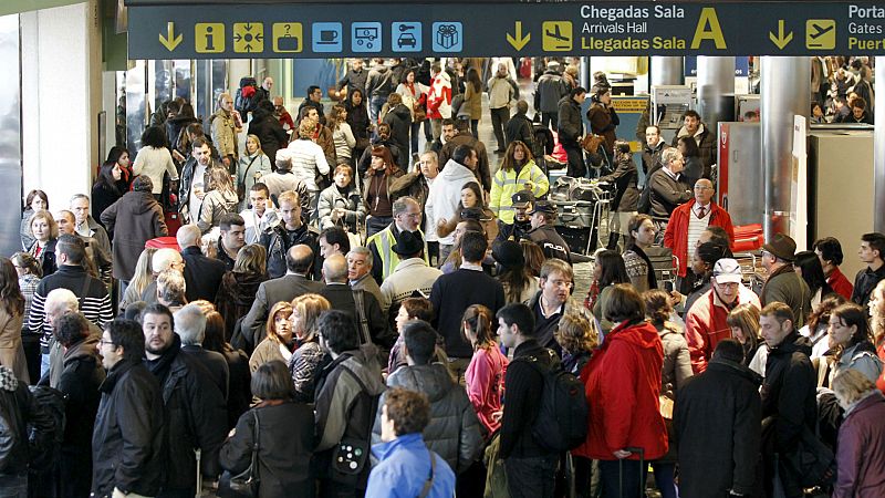 14 horas - Recordamos la huelga de controladores que cerró el espacio aéreo español - Escuchar ahora