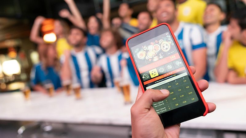  14 horas - Nuevas normas publicitarias para reducir el auge del juego online entre los jóvenes - Escuchar ahora