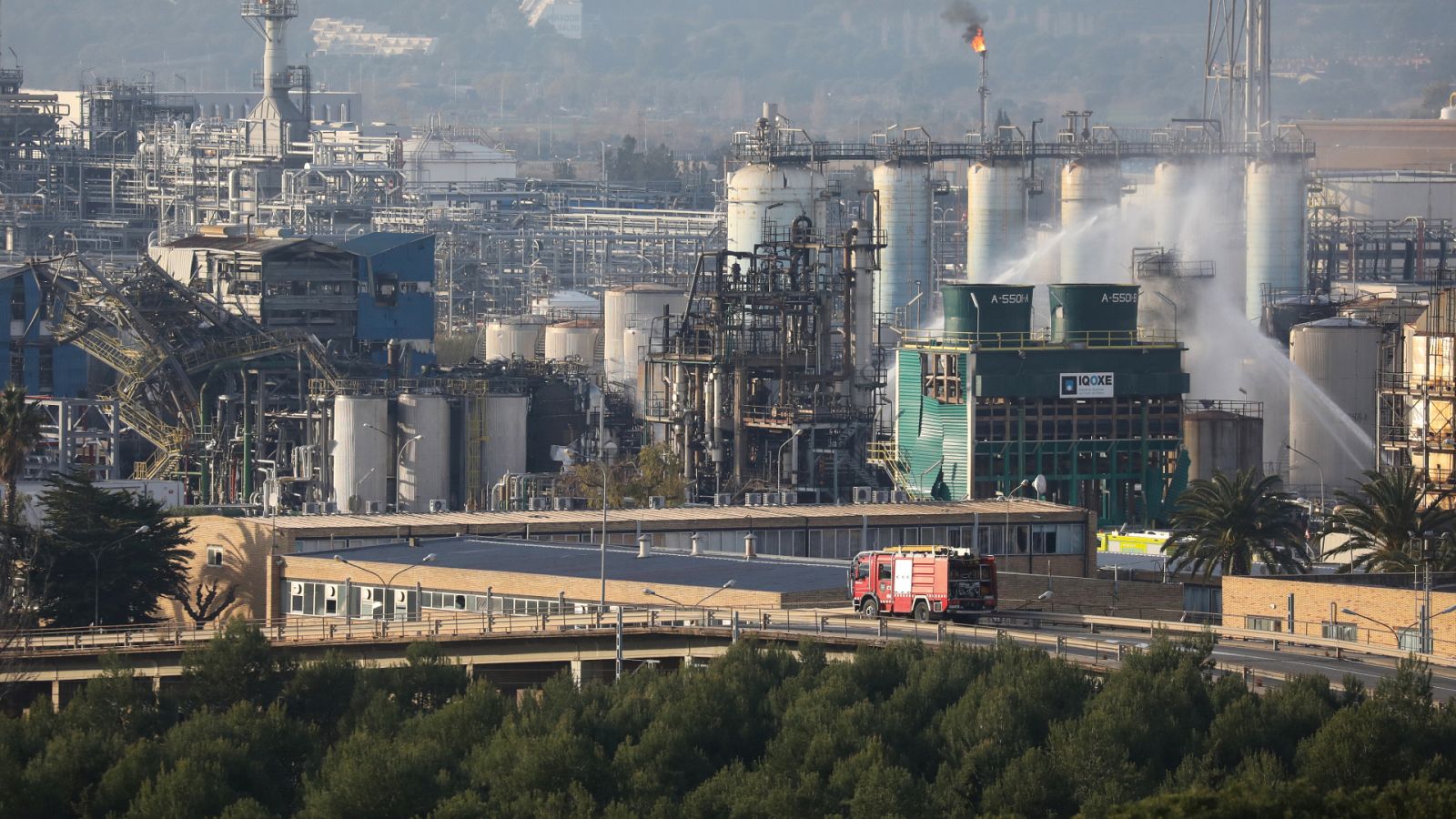 24 horas - Tres fallecidos tras la explosión en una petroquímica en Tarragona - Escuchar ahora