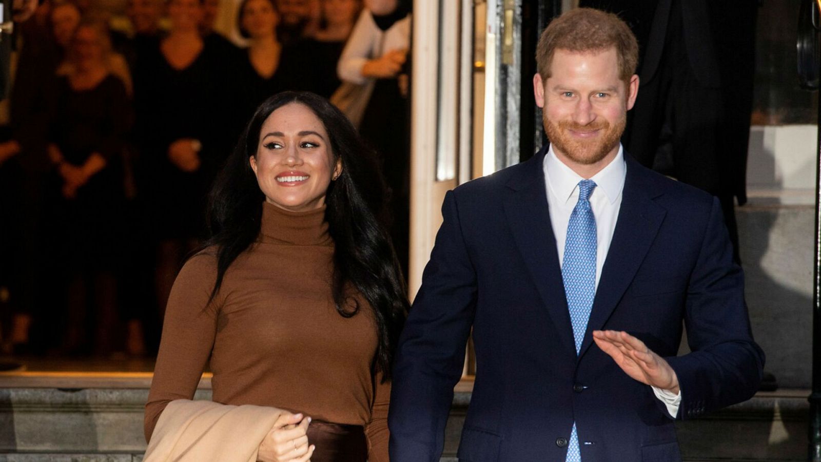 24 horas fin de semana - 20 horas - Enrique y Meghan pierden sus títulos y no recibirán fondos públicos - Escuchar ahora