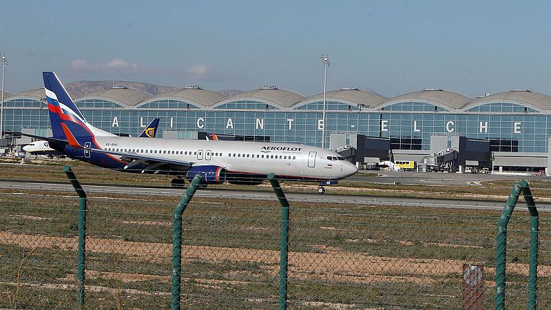Boletines RNE - El cierre del aeropuerto de Alicante por Gloria afecta a 190 vuelos - Escuchar ahora