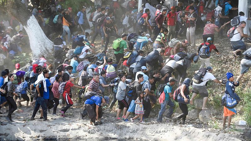 14 horas - La caravana de migrantes que se dirige a Estados Unidos llega a México - Escuchar ahora