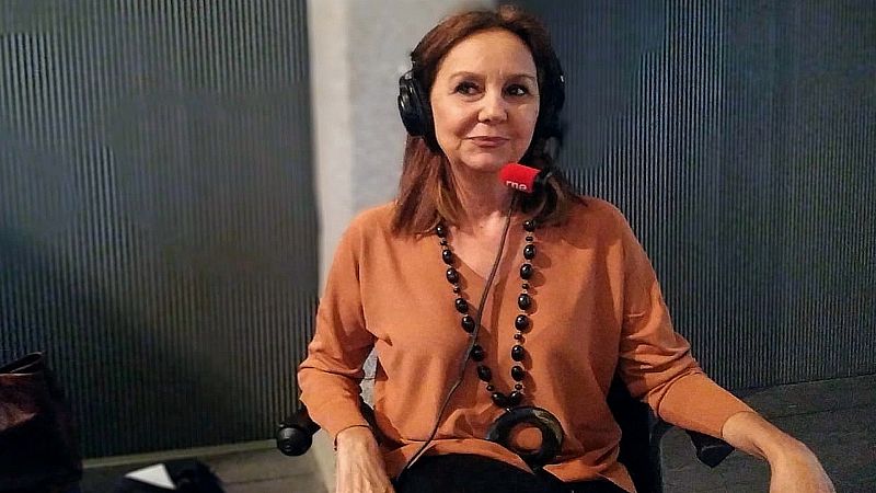 Por tres razones - María Dueñas: "Los emigrantes tuvieron un gran coraje y valentía para salir de su país" - 22/01/20 - escuchar ahora 