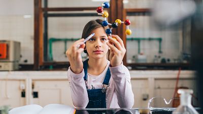 24 horas - En un lugar de la ciencia: ¿por qué las situaciones difíciles cambian nuestro físico? - Escuchar ahora