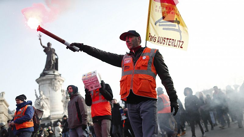 14 horas - Nueva protesta en Francia por la reforma que acaba de aprobar el Gobierno - Escuchar ahora