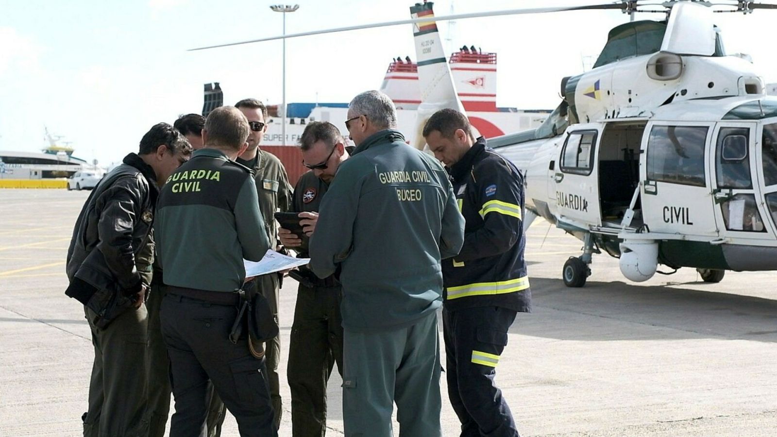 Boletines RNE - El PP acusa a Sánchez de privar de un helicóptero de rescate en Baleares - Escuchar ahora
