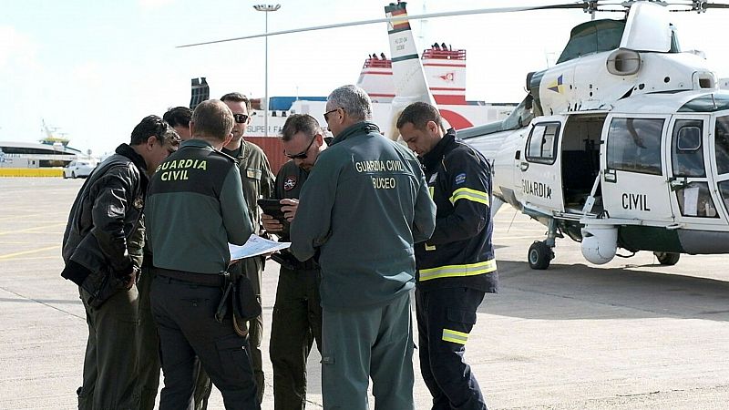 Boletines RNE - El PP acusa a Sánchez de privar de un helicóptero de rescate en Baleares - Escuchar ahora