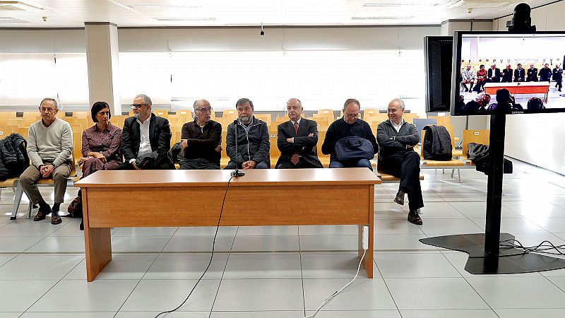 Boletines RNE - Juicio metro de Valencia: Se suspende el ingreso en prisión de los condenados - Escuchar ahora