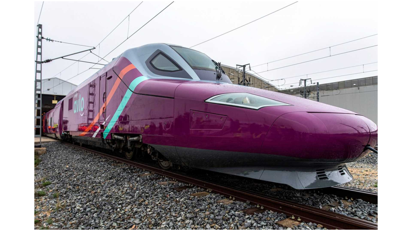  Todo noticias mañana - Renfe: "Queremos captar público nuevo, el que suele usar el coche particular" - Escuchar ahora