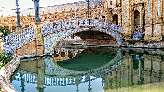 Hora América en Radio 5