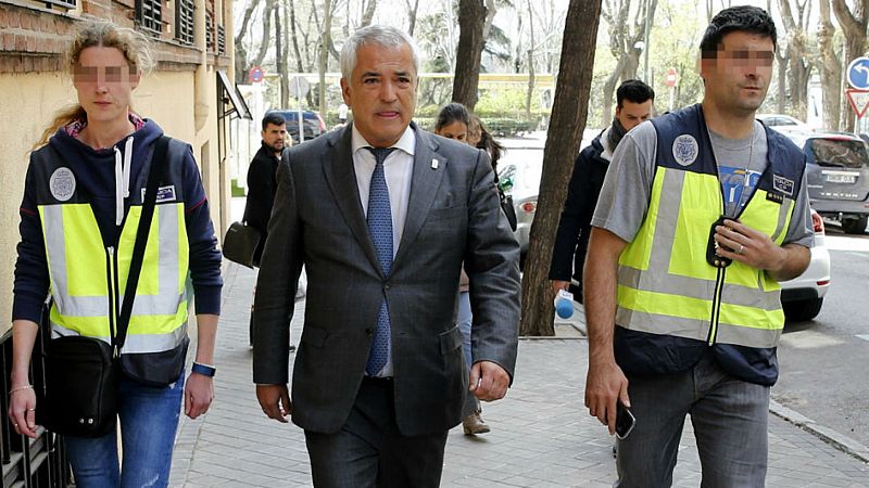 Las mañanas de RNE con Íñigo Alfonso - Comienza el juicio por extorsión contra Ausbanc y Manos Limpias - Escuchar ahora