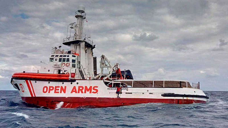 Boletines RNE - El Open Arms navega ya con 282 personas en busca de un puerto seguro - Escuchar ahora