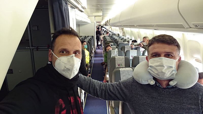 Las mañanas de RNE con Íñigo Alfonso - Los españoles de Wuhan vuelan hacia España con escala en Reino Unido - Escuchar ahora