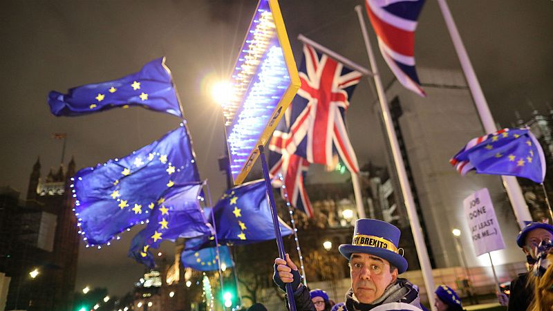 Las mañanas de RNE con Íñigo Alfonso - Brexit | El Reino Unido dice adiós a Europa en medio de la división de los británicos - Escuchar ahora