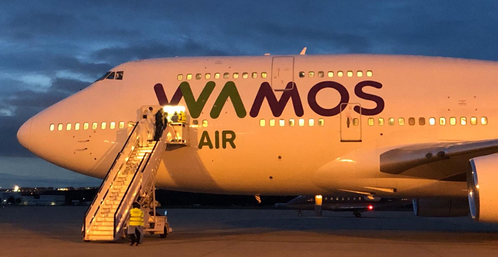 Boletines RNE - Los españoles de Wuhan aterrizan en España - Escuchar ahora