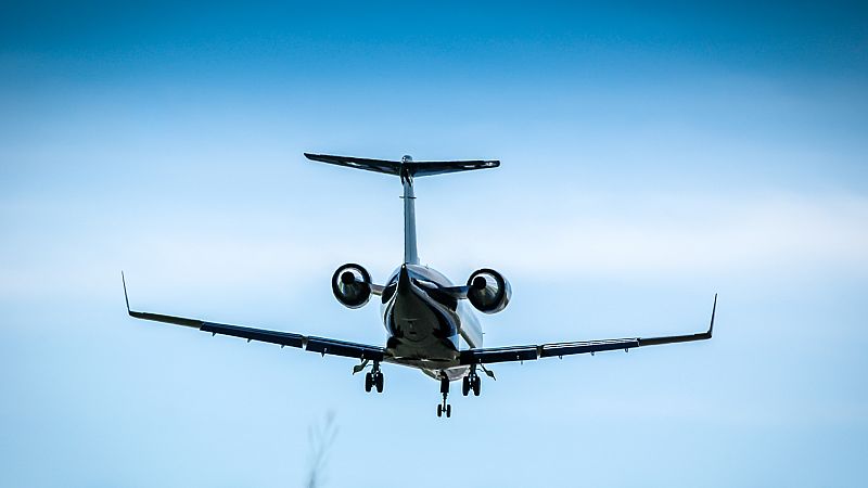 Todo noticias tarde - Un avión sobrevuela Madrid preparando un aterrizaje de emergencia - Escuchar ahora