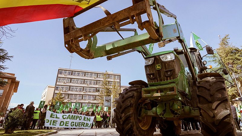 Boletines RNE - Los agricultores siguen exigiendo medidas en los precios de origen - Escuchar ahora 