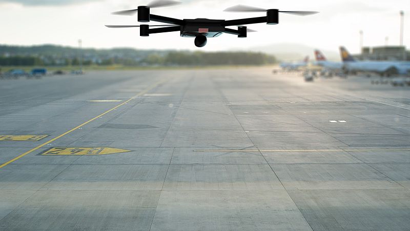  Todo noticias mañana - Piloto: "Está prohibido volar drones a menos de 8 kilómetros de un aeropuerto" - Escuchar ahora