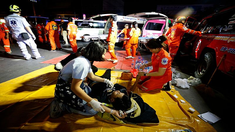 24 horas fin de semana - Muere un policía en la operación de asalto para neutralizar al soldado atrincherado en Tailandia - Escuchar ahora