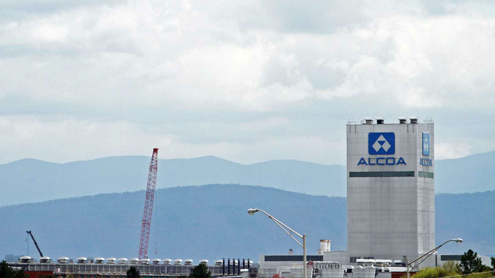  24 horas - Ayudas públicas para las industrias que más electricidad consumen - Escuchar ahora 