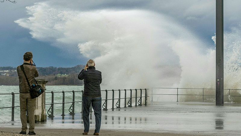 24 horas - El temporal 'Ciara' deja destrozos y la cancelación de vuelos en Alemania y Suiza - Escuchar ahora 