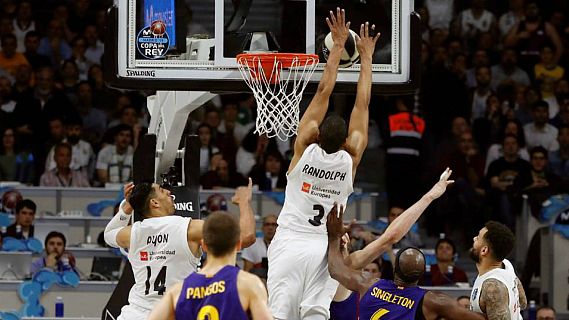 El vestuario en Radio 5