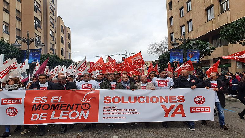 14 horas fin de semana - Miles de manifestantes en León claman contra el olvido institucional y por su futuro - Escuchar ahora
