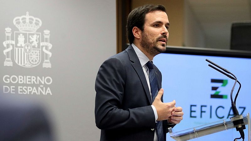 Boletines RNE - Garzón presenta el fichero Eficaz que permite restringir los créditos rápidos en los juegos de azar - Escuchar ahora