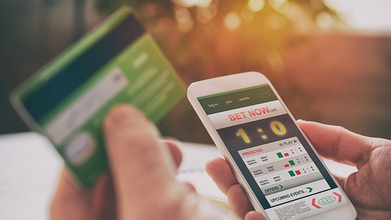 14 horas - Así son los créditos rápidos que quiere restringir el Gobierno - Escuchar ahora