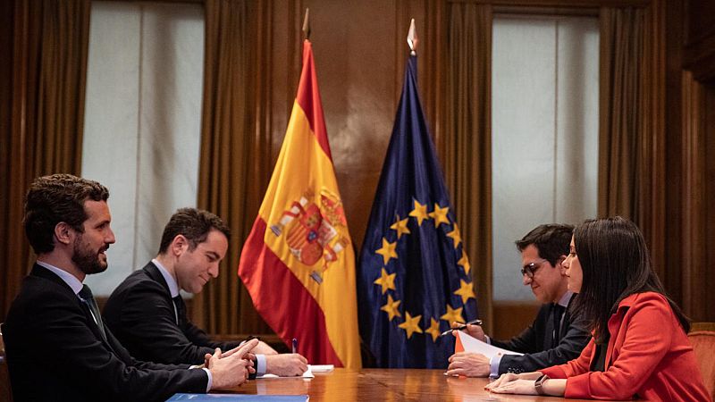 Boletines RNE - PP y Ciudadanos se reúnen para negociar sus posibles alianzas